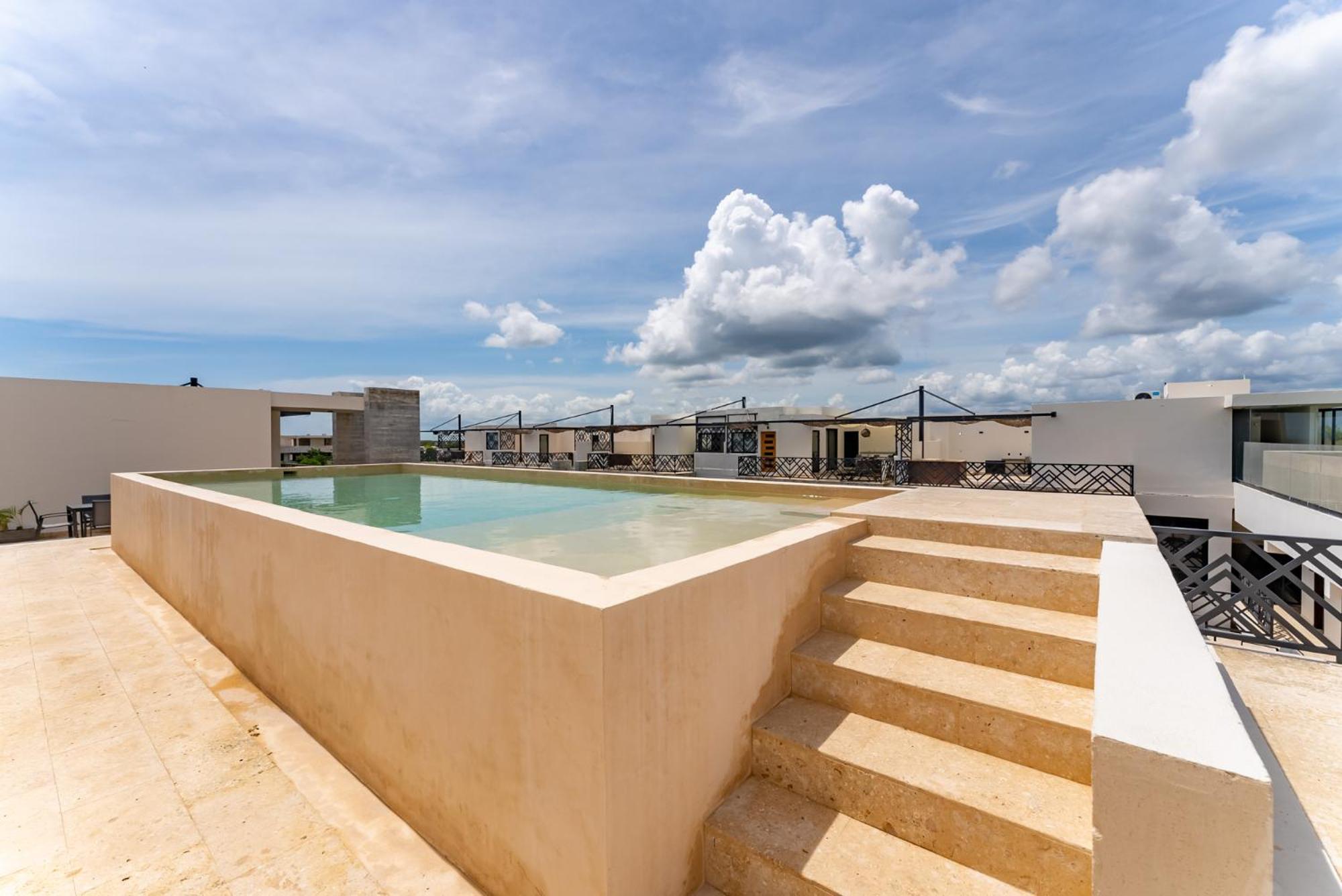 Stylish 2br Penthhouse, Private Terrace, Grill And Pool