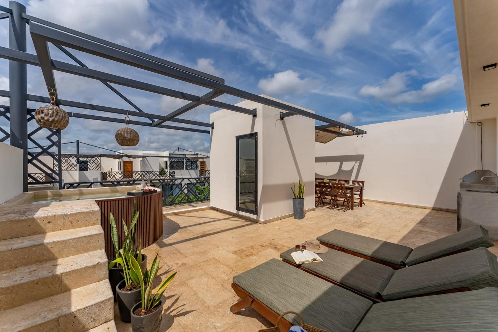 Stylish 2br Penthhouse, Private Terrace, Grill And Pool Apartment *
